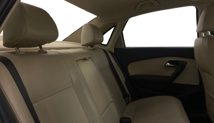 2016 Skoda Rapid STYLE 1.6 MPI AT, Petrol, Automatic, 61,090 km, Right Side Rear Door Cabin