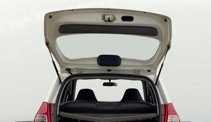 2015 Hyundai i10 SPORTZ 1.1, Petrol, Manual, 65,071 km, Boot Door Open