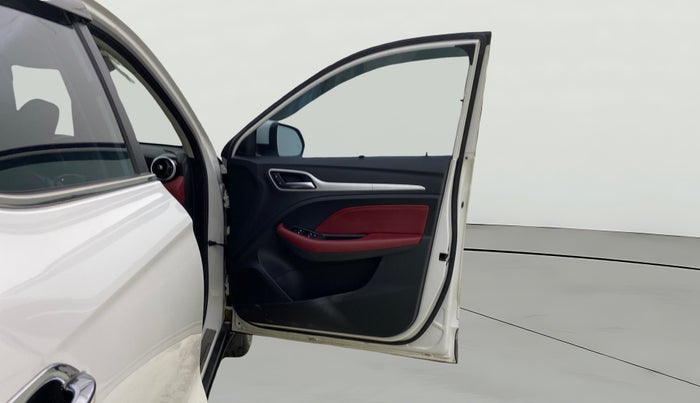 2022 MG ASTOR SAVVY 1.5 CVT S RED, Petrol, Automatic, 18,257 km, RHS Front Door