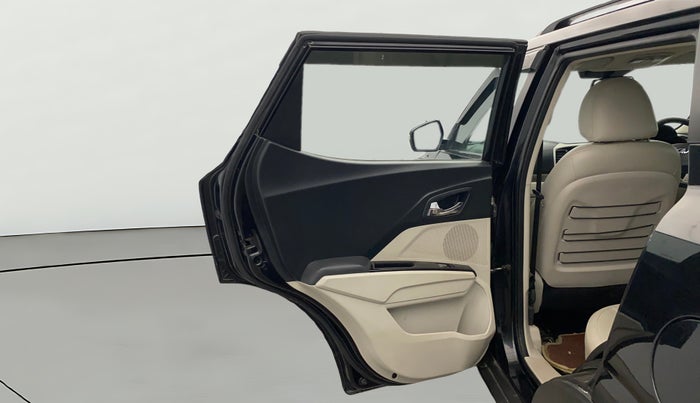 2019 Mahindra XUV300 W8 (O) 1.2 PETROL, Petrol, Manual, 36,315 km, LHS Rear Door