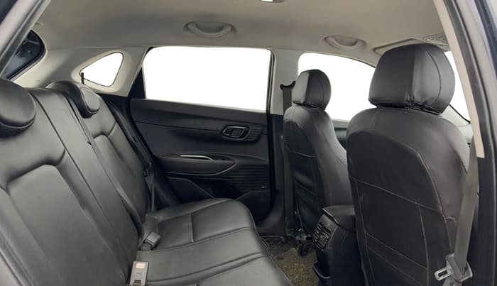 2020 Hyundai NEW I20 ASTA 1.2 MT, Petrol, Manual, 66,137 km, Right Side Rear Door Cabin