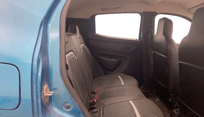 2020 Renault Kwid RXT 1.0 AMT (O), Petrol, Automatic, 19,716 km, Right Side Rear Door Cabin