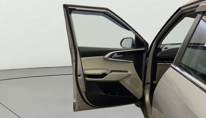 2022 KIA CARENS PRESTIGE 1.5 PETROL 7 STR, Petrol, Manual, 29,278 km, LHS Front Door