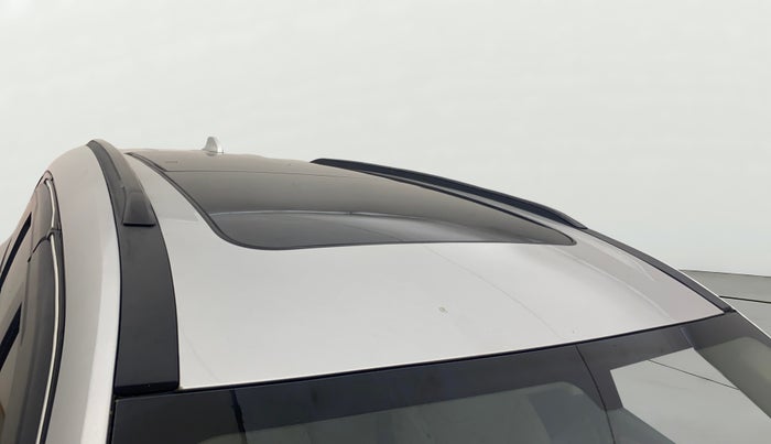 2022 Mahindra XUV700 AX 5 D MT 7 STR, Diesel, Manual, 33,379 km, Roof