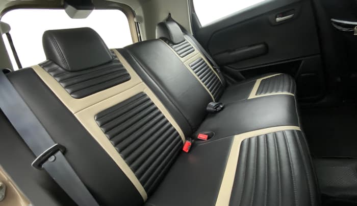2019 Maruti New Wagon-R VXI 1.0, Petrol, Manual, 37,135 km, Right Side Rear Door Cabin