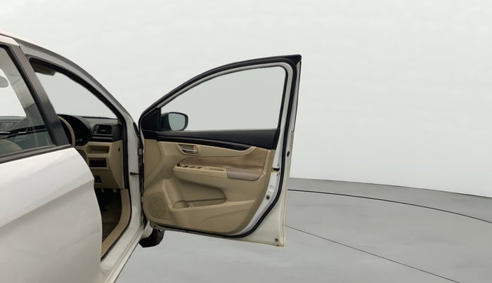 2016 Maruti Ciaz VXI, Petrol, Manual, 71,279 km, RHS Front Door