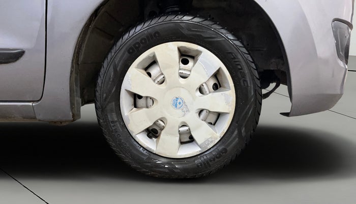 2013 Maruti Wagon R 1.0 LXI CNG, CNG, Manual, 1,02,314 km, Right Front Wheel