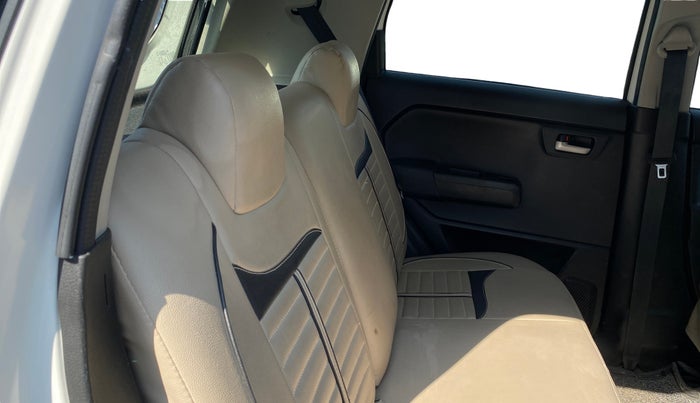 2022 Maruti New Wagon-R VXI CNG 1.0, CNG, Manual, 69,990 km, Right Side Rear Door Cabin