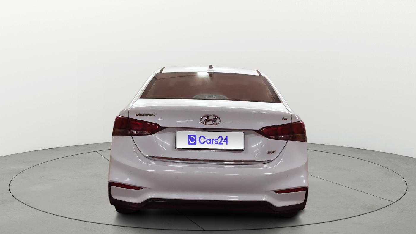 2018 Hyundai Verna 1.6 VTVT SX O, Petrol, Manual, 89,867 km, Back/Rear