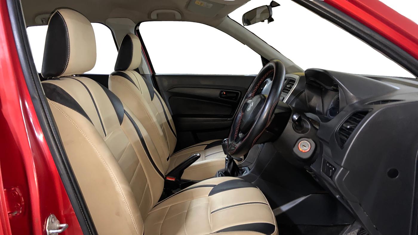 2016 Maruti Vitara Brezza VDI, Diesel, Manual, 1,03,097 km, Right Side Front Door Cabin