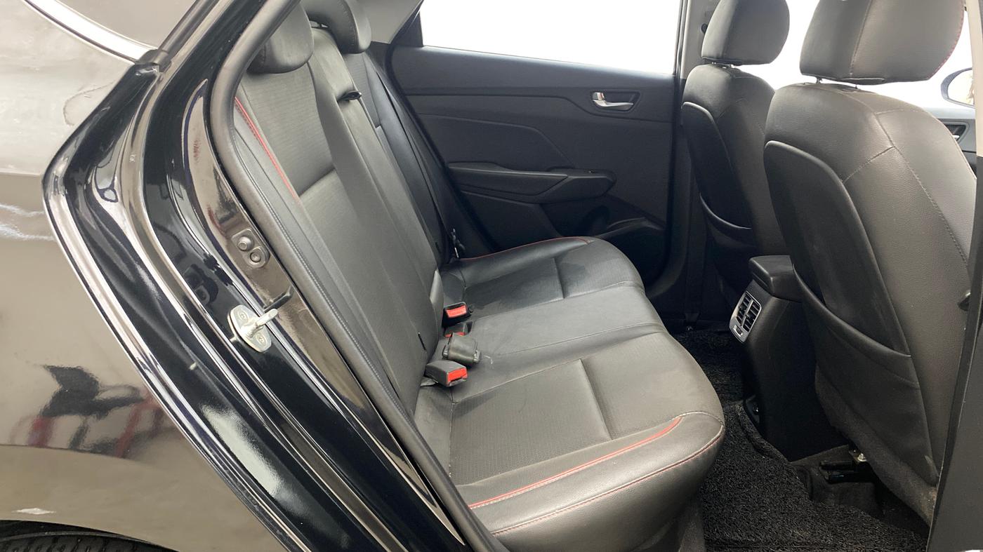 2022 Hyundai Verna SX (O) 1.0 TURBO DCT, Petrol, Automatic, 65,808 km, Right Side Rear Door Cabin