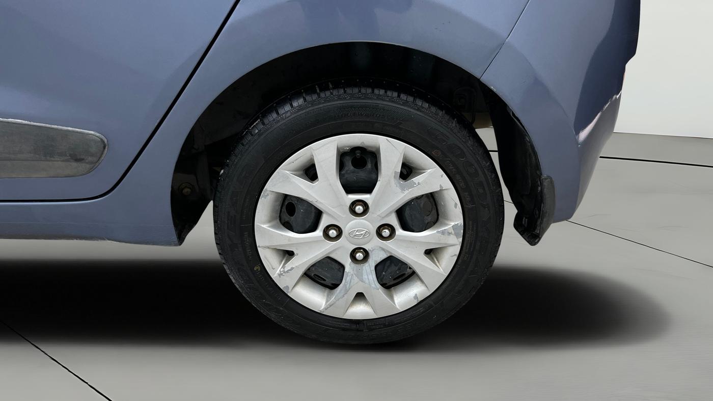 2016 Hyundai Grand i10 SPORTZ 1.2 KAPPA VTVT, Petrol, Manual, 53,089 km, Left Rear Wheel