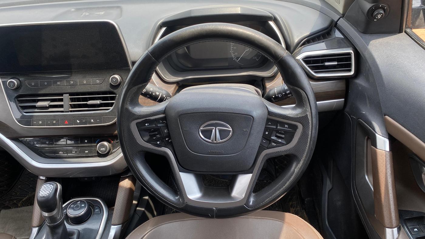 2020 Tata Harrier XZA 2.0L, Diesel, Automatic, 1,34,949 km, Steering Wheel Close Up