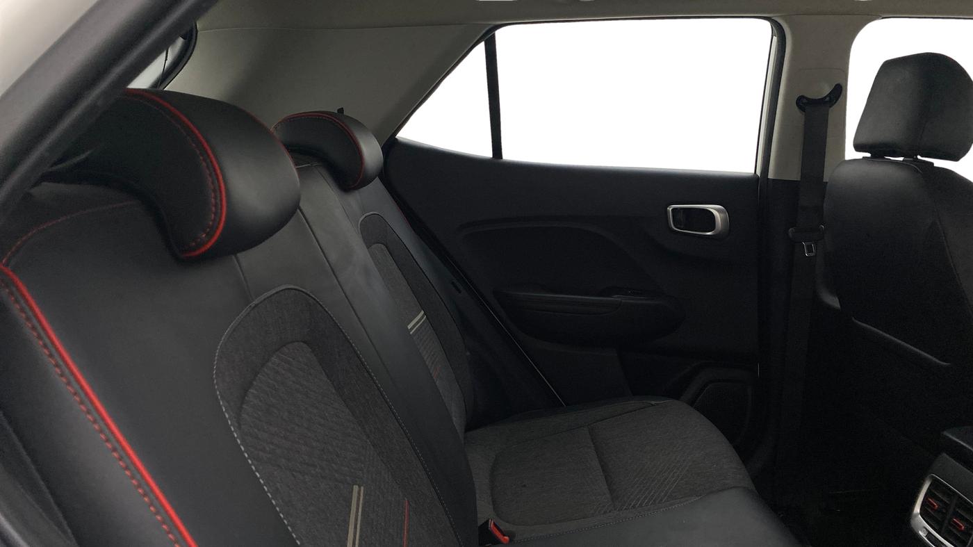 2022 Hyundai VENUE SX PLUS 1.0 TURBO DCT DUAL TONE, Petrol, Automatic, 24,238 km, Right Side Rear Door Cabin