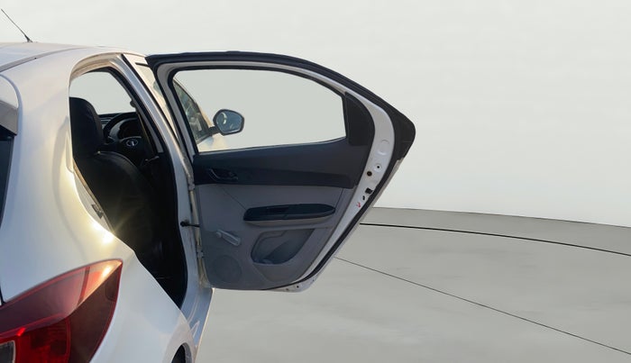 2021 Tata Tiago XE PETROL, Petrol, Manual, 30,965 km, RHS Rear Door