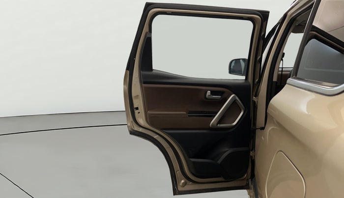 2022 Mahindra SCORPIO-N Z8 L PETROL AT 6 STR, Petrol, Automatic, 82,038 km, LHS Front Door