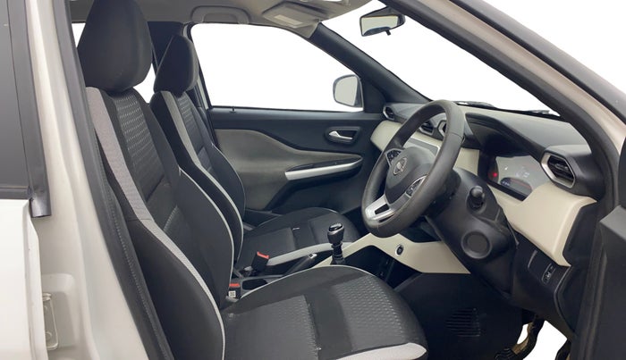 2022 Nissan MAGNITE XV MT, Petrol, Manual, 39,141 km, Right Side Front Door Cabin