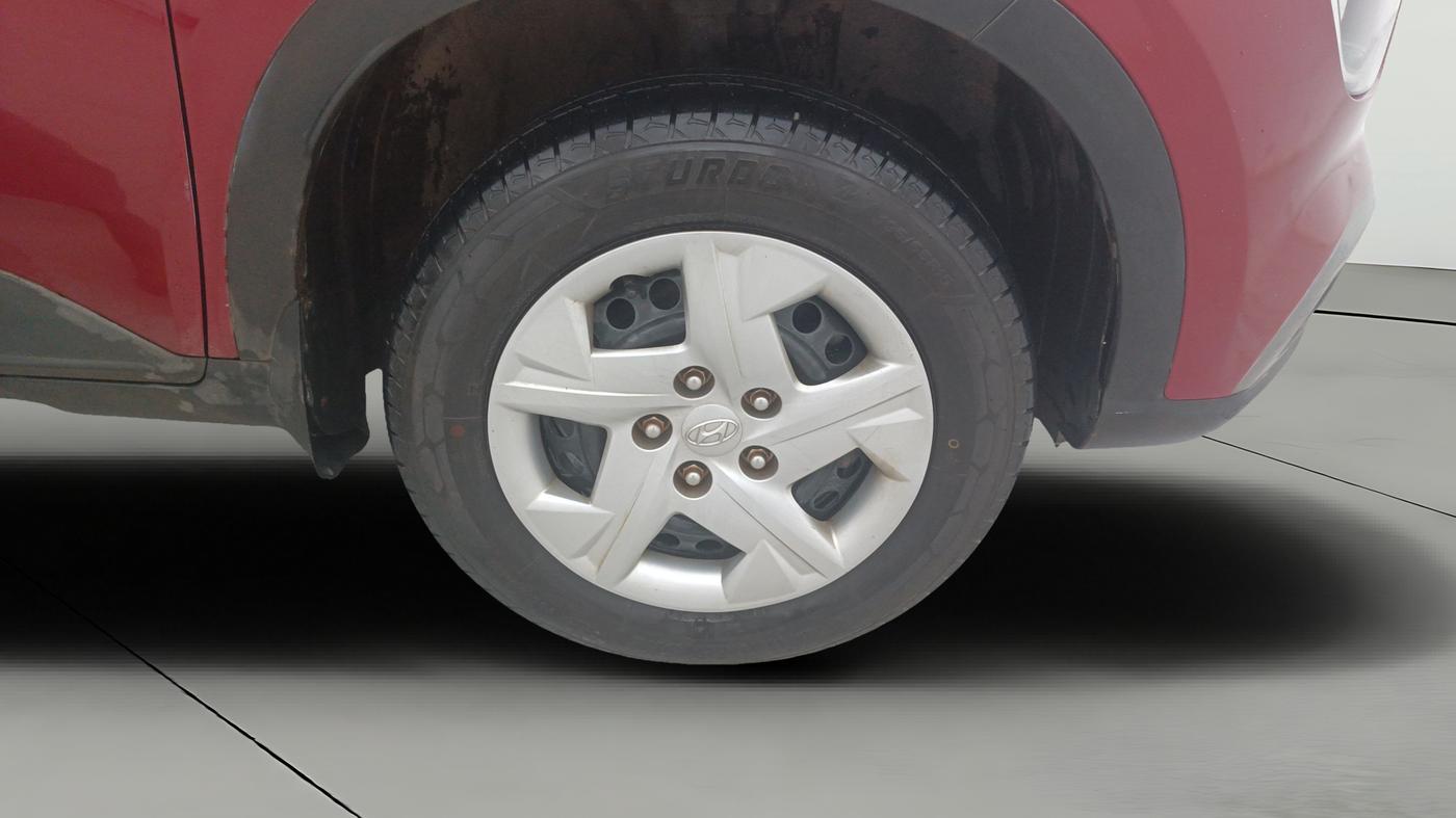 2021 Hyundai VENUE S 1.2, Petrol, Manual, 50,490 km, Right Front Wheel