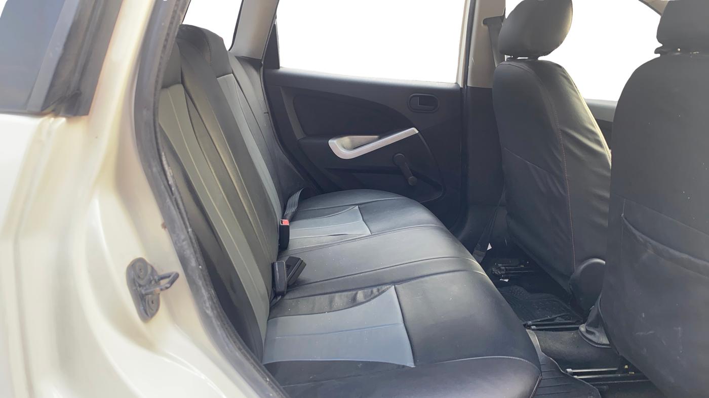 2013 Ford Figo ZXI 1.2 PETROL, Petrol, Manual, 36,556 km, Right Side Rear Door Cabin