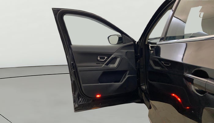 2020 Tata Harrier XT PLUS 2.0L KRYOTEC, Diesel, Manual, 95,400 km, LHS Rear Door