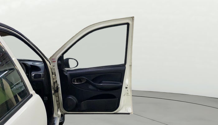 2015 Tata Indigo ECS LS TDI, Diesel, Manual, 96,240 km, RHS Front Door