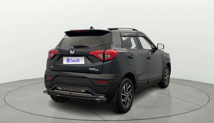 2023 Mahindra XUV300 W8 (O) 1.2 PETROL, Petrol, Manual, 27,880 km, Right Back Diagonal
