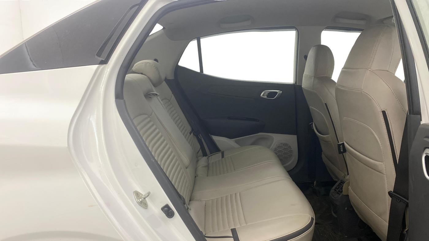 2022 Hyundai AURA SX 1.2 CNG, CNG, Manual, 9,680 km, Right Side Rear Door Cabin