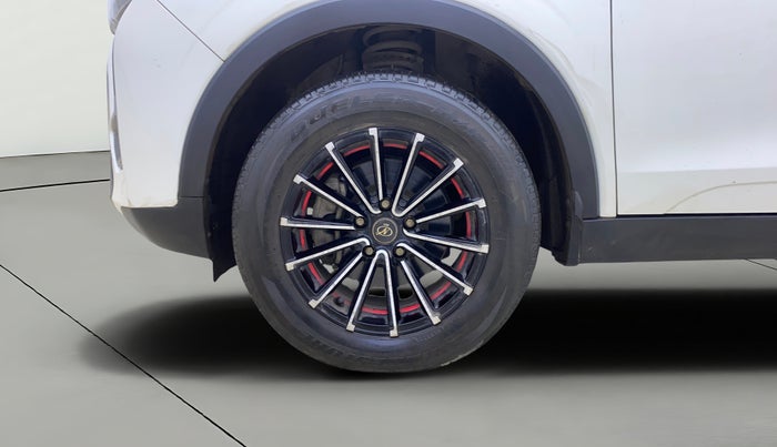2023 Mahindra XUV300 W4 1.2 PETROL, Petrol, Manual, 14,651 km, Left Front Wheel