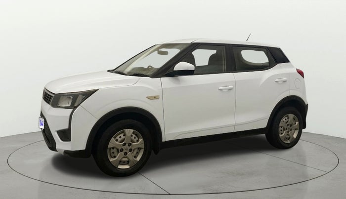 2021 Mahindra XUV300 W4 1.2 PETROL, Petrol, Manual, 29,450 km, Left Front Diagonal