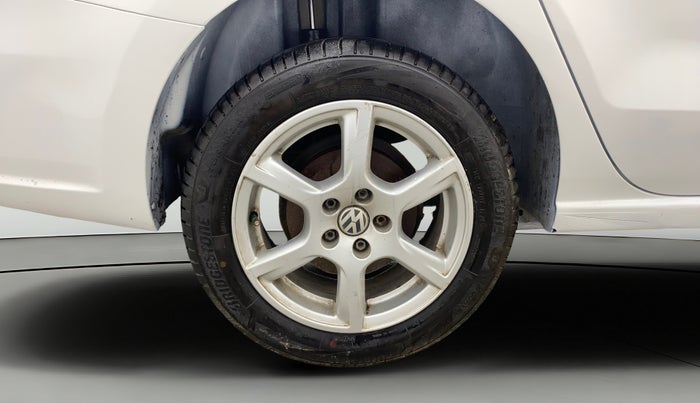 2015 Volkswagen Vento HIGHLINE DIESEL 1.5, Diesel, Manual, 1,04,054 km, Right Rear Wheel