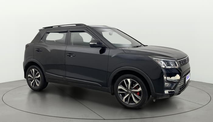 2019 Mahindra XUV300 W8 (O) 1.2 PETROL, Petrol, Manual, 82,849 km, Right Front Diagonal
