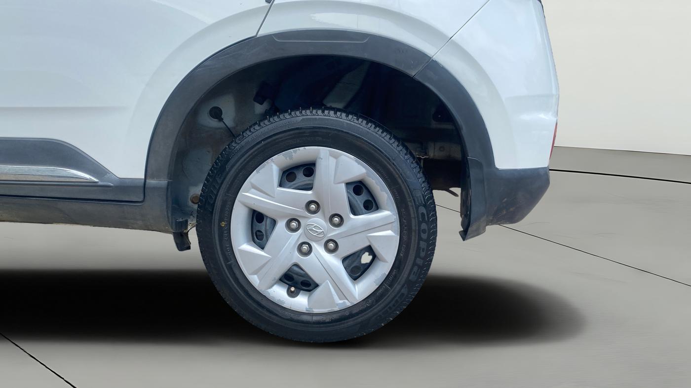 2020 Hyundai VENUE S+ 1.2, Petrol, Manual, 68,138 km, Left Rear Wheel