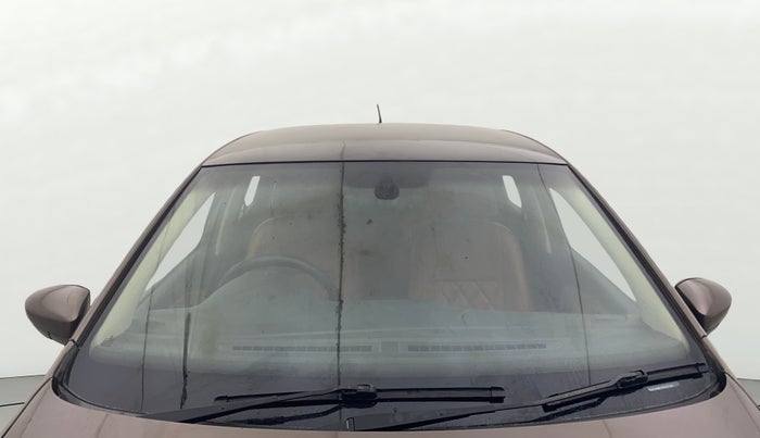 2016 Volkswagen Ameo HIGHLINE1.5L, Diesel, Manual, 1,21,509 km, Front Windshield