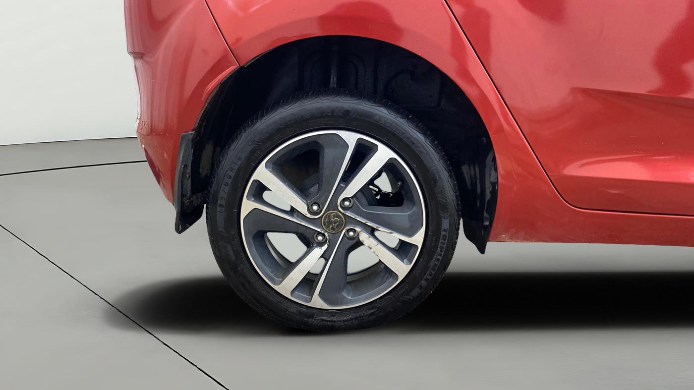 2022 Tata ALTROZ XZA (O), Petrol, Automatic, 23,961 km, Right Rear Wheel