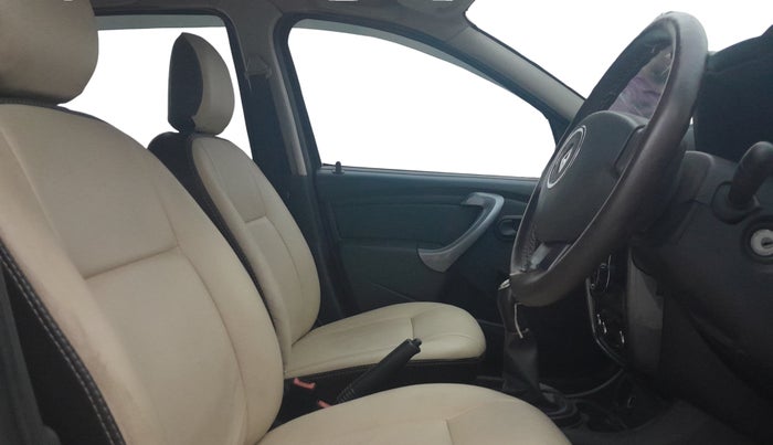 2013 Renault Duster 85 PS RXE DIESEL, Diesel, Manual, 95,050 km, Right Side Front Door Cabin