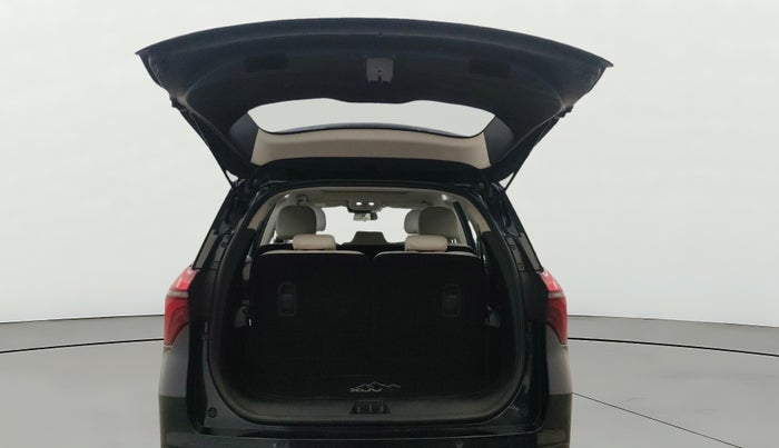 2022 Mahindra XUV700 AX 7 LUXURY P AT 7 STR, Petrol, Automatic, 17,184 km, Boot Door Open