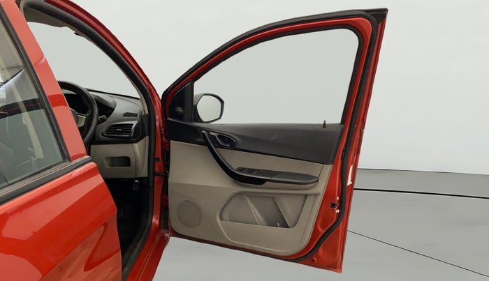 2016 Tata Tiago XM PETROL, Petrol, Manual, 1,07,366 km, RHS Front Door