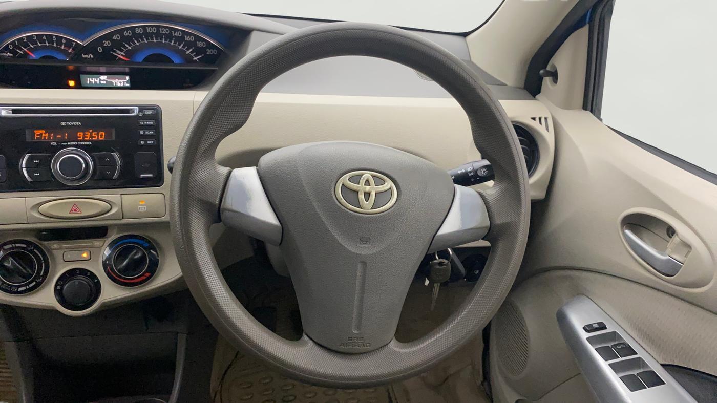 2015 Toyota Etios Liva V, Petrol, Manual, 77,618 km, Steering Wheel Close Up