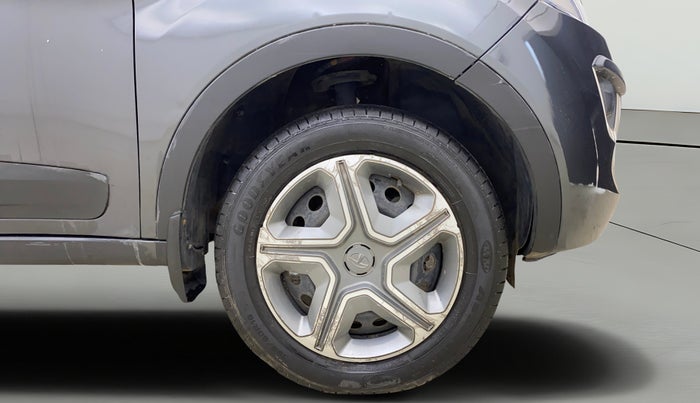 2018 Tata NEXON XM PETROL, Petrol, Manual, 34,577 km, Right Front Wheel