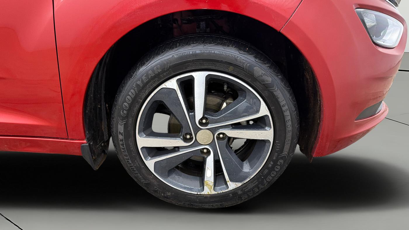 2022 Tata ALTROZ XZA PLUS, Petrol, Automatic, 49,745 km, Right Front Wheel