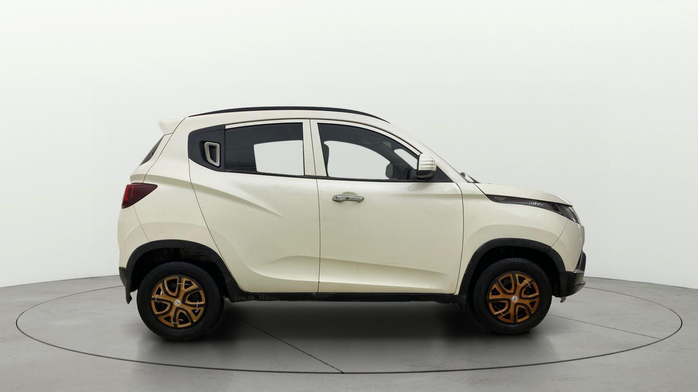 2016 Mahindra Kuv100 K4 6 STR, Petrol, Manual, 31,051 km, Right Side View