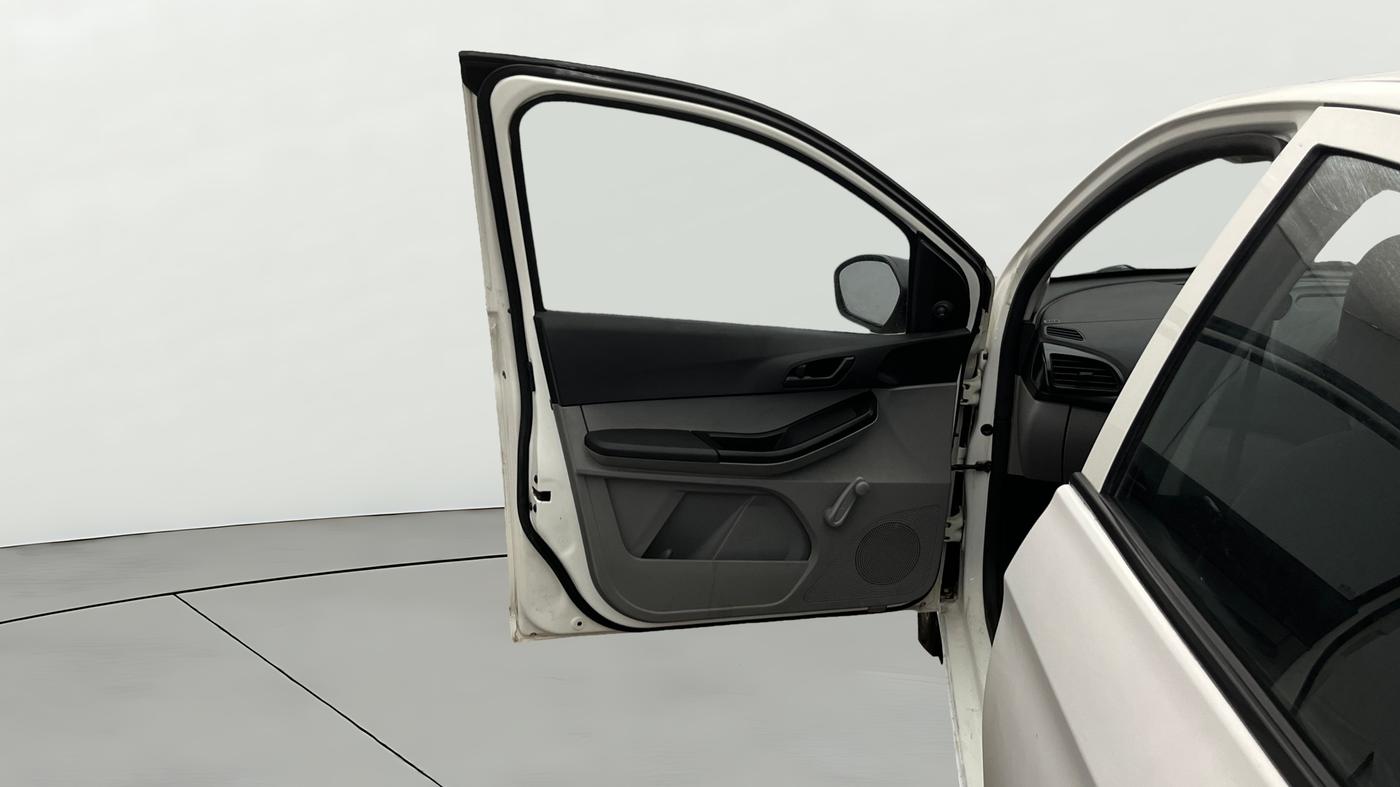 2022 Tata Tiago XE PETROL, Petrol, Manual, 37,973 km, LHS Front Door