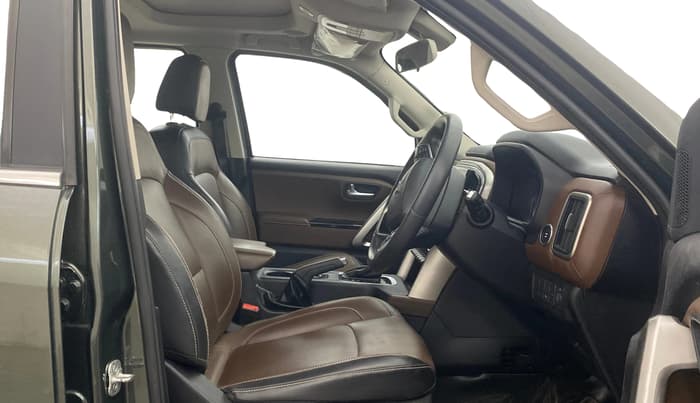 2023 Mahindra SCORPIO-N Z8 L DIESEL AT 4WD 7 STR, Diesel, Automatic, 45,447 km, Right Side Front Door Cabin