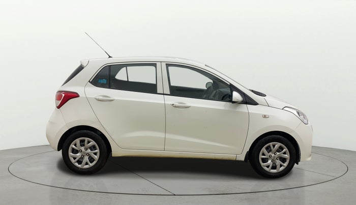 2017 Hyundai Grand i10 MAGNA AT 1.2 KAPPA VTVT, Petrol, Automatic, 27,341 km, Right Side View