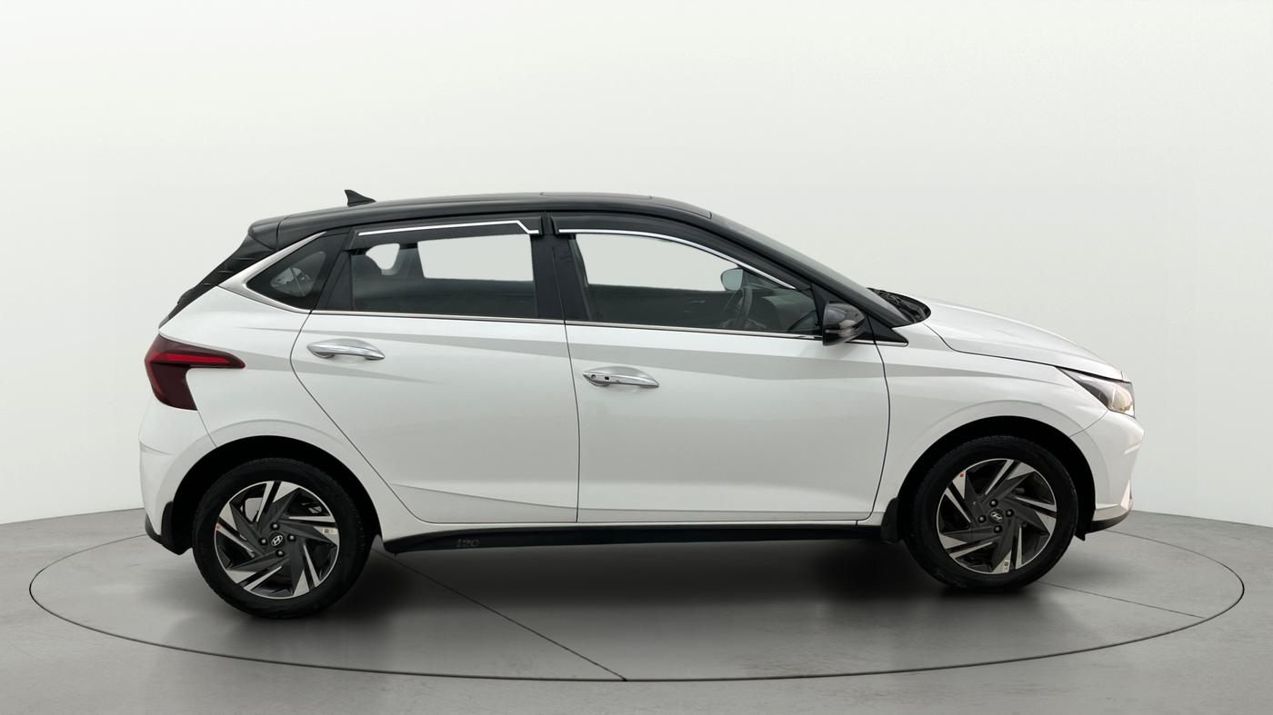 2022 Hyundai NEW I20 ASTA (O) 1.2 MT DUAL TONE, Petrol, Manual, 10,336 km, Right Side View