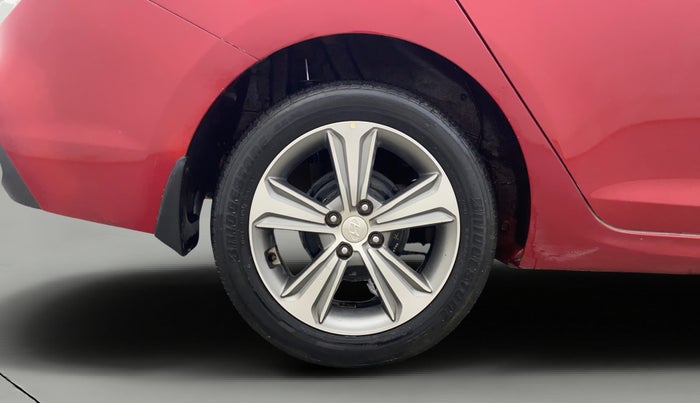 2018 Hyundai Verna 1.6 VTVT SX (O) AT, Petrol, Automatic, 96,462 km, Right Rear Wheel