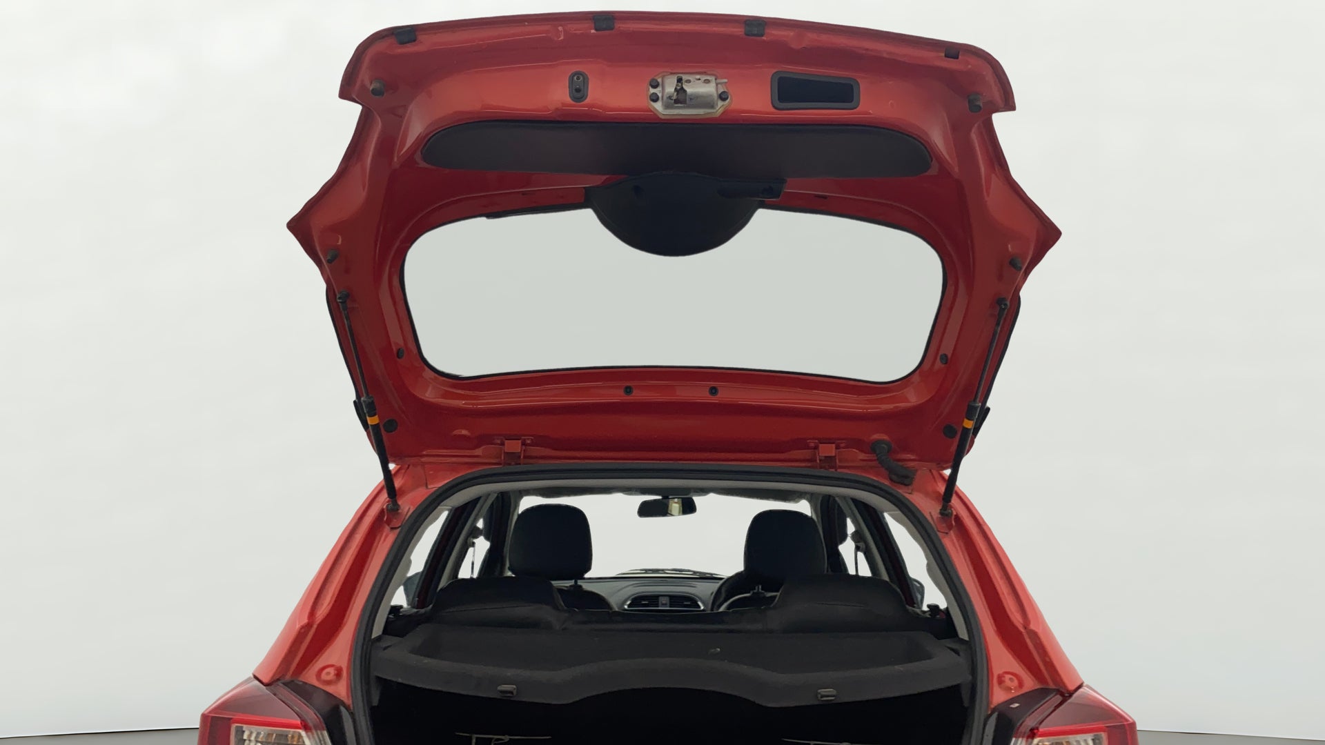 camera-Boot-Door-Open