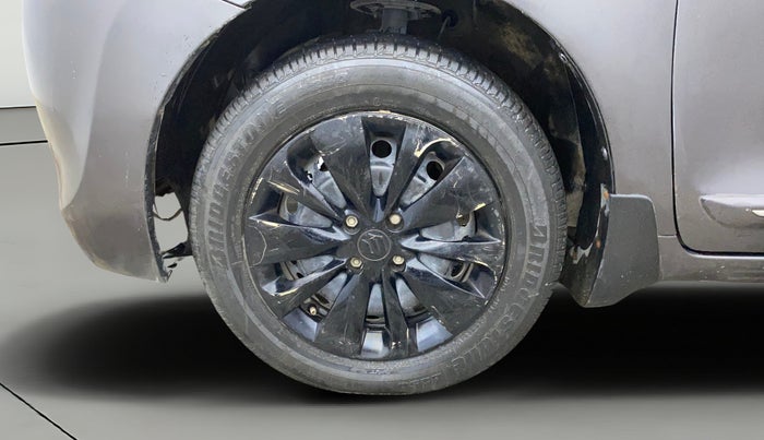 2016 Maruti Baleno DELTA PETROL 1.2, Petrol, Manual, 1,10,885 km, Left Front Wheel