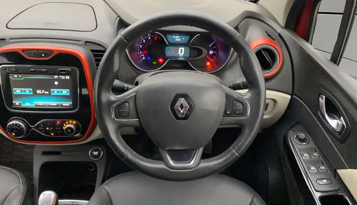 2019 Renault Captur PLATINE DIESEL DUAL TONE, Diesel, Manual, 1,31,819 km, Steering Wheel Close Up
