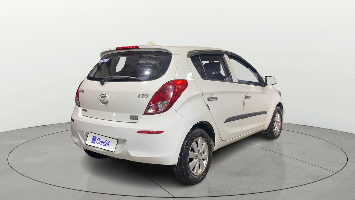 2013 Hyundai i20 ASTA 1.4 CRDI, Diesel, Manual, 1,10,731 km, Right Back Diagonal